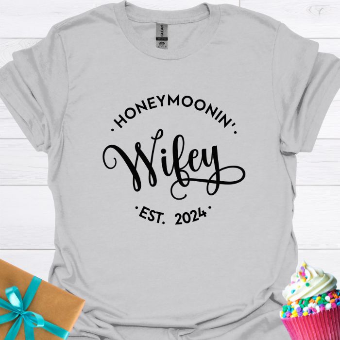 Honeymoonin' Wifey Est. 2024 T-shirt