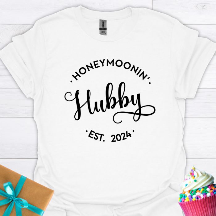 Honeymoonin' Hubby Est. 2024 T-shirt