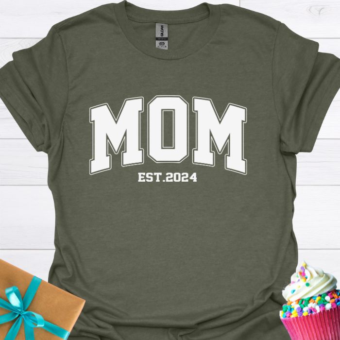 Mom Est 2024 T-shirt