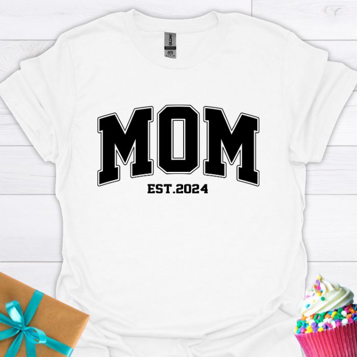 Mom Est 2024 T-shirt
